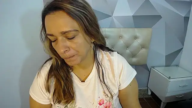 Milf-Prettyboobs online show from December 5, 2025, 10:35 am