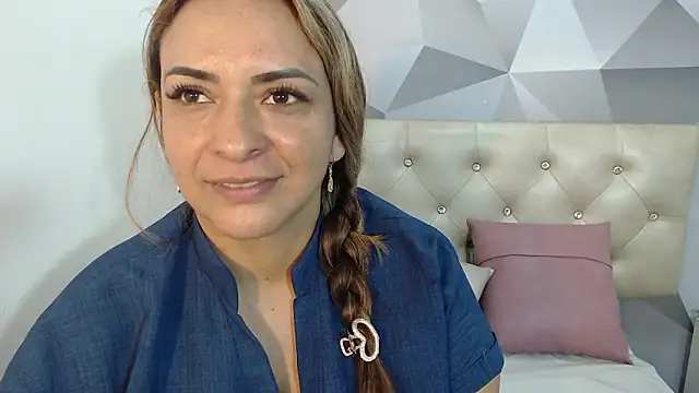 Milf-Prettyboobs online show from January 13, 2026, 5:51 pm