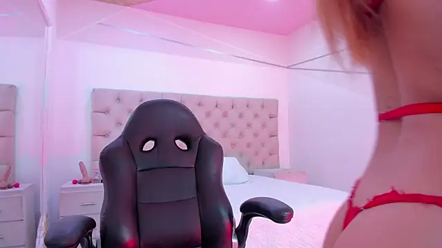 NaomiFrost online show from February 14, 2026, 1:19 pm