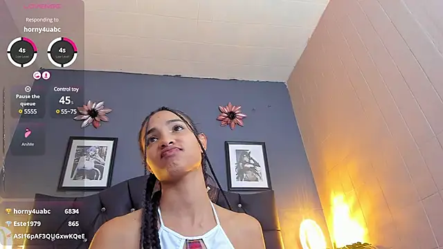 Snapshot of Lissandra_18 chatting on March 12, 2025, 1:30 pm Lissandra 18 online show from March 12, 2025, 1:30 pm