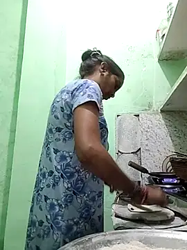 Hotty-Nidhi online show from October 25, 2025, 4:02 pm