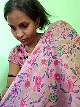 Hotty-Nidhi online show from March 5, 2026, 4:52 am