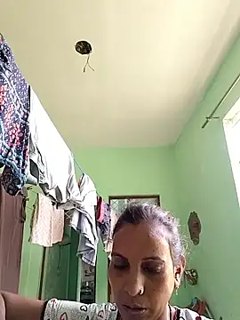 Hotty-Nidhi online show from June 6, 2026, 4:06 am