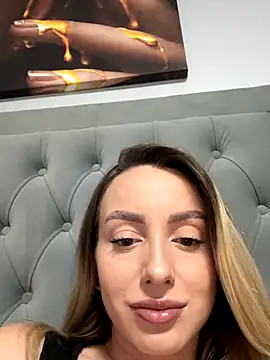 AlexisWhit online show from October 8, 2025, 7:06 am