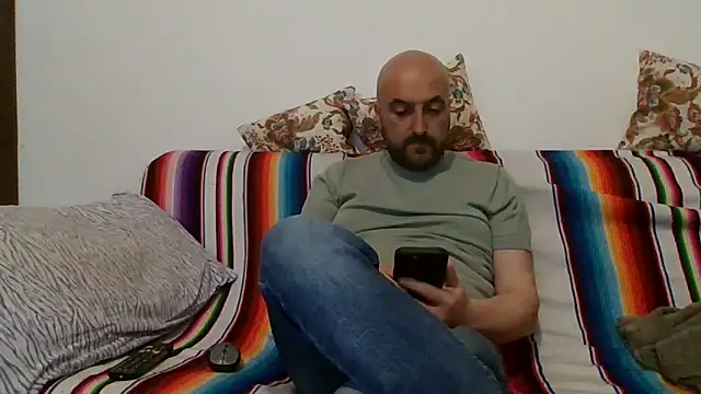 maxxxio12 online show from April 12, 2026, 11:59 am