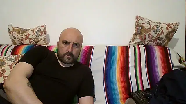 maxxxio12 online show from April 14, 2026, 6:47 pm