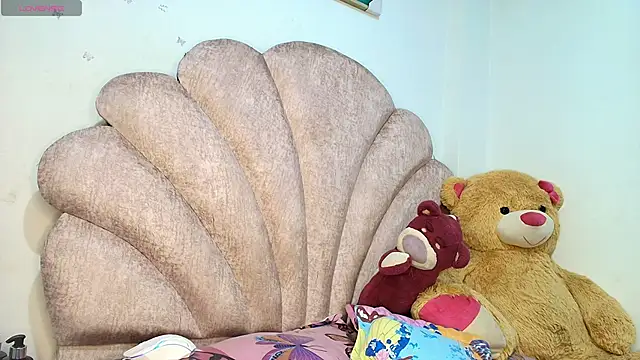 charlotte walker1 online show from March 24, 2026, 12:04 am