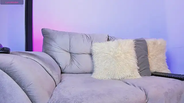 AshtonnSummer online show from November 11, 2025, 8:53 pm