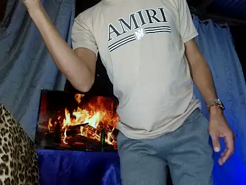 Snapshot of Hidden_Fantasies chatting on November 9, 2025, 12:20 am Hidden Fantasies online show from November 9, 2025, 12:20 am