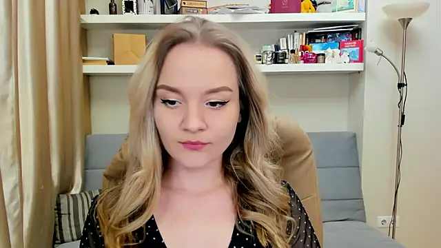 Kara Smith  online show from January 10, 2025, 11:39 pm