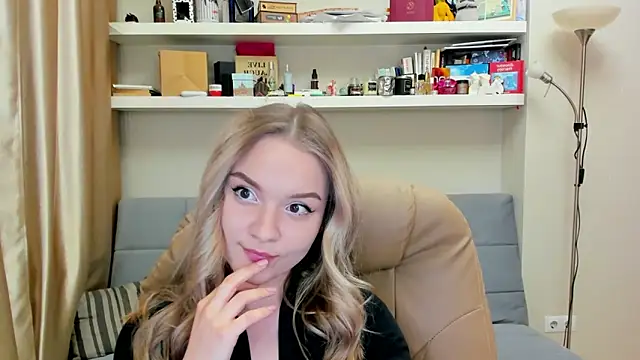 Kara Smith  online show from January 11, 2025, 10:51 pm