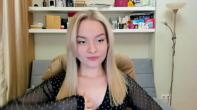 Kara Smith  online show from February 28, 2025, 11:56 pm