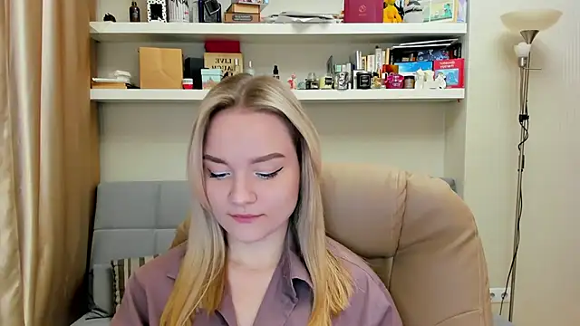 Kara Smith  online show from March 11, 2025, 11:59 pm