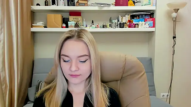 Kara Smith  online show from March 16, 2025, 12:12 am