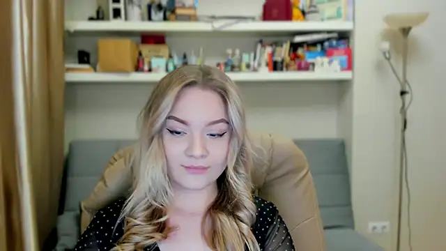 Kara Smith  online show from November 29, 2025, 10:46 pm