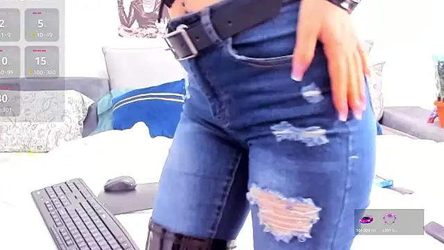 Snapshot of FindomGoddess1 chatting on February 17, 2026, 5:48 am FindomGoddess1 online show from February 17, 2026, 5:48 am