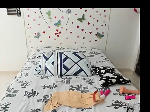 Snapshot of Olgahunder chatting on March 16, 2025, 5:07 pm Olgahunder online show from March 16, 2025, 5:07 pm