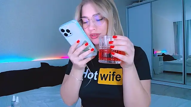 Snapshot of DIANAxxxDIAMOND chatting on September 20, 2025, 8:15 am DIANAxxxDIAMOND online show from September 20, 2025, 8:15 am