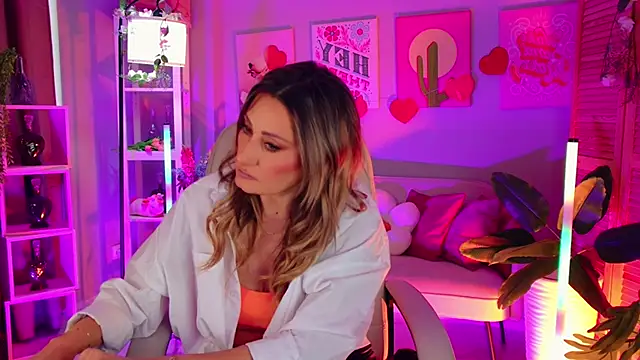 Snapshot of SarahAlluring chatting on February 27, 2026, 12:16 pm SarahAlluring online show from February 27, 2026, 12:16 pm