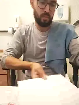 pdasgyn online show from April 8, 2026, 3:01 pm