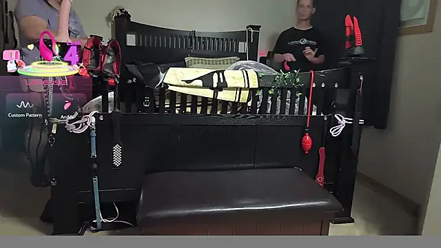 Snapshot of KinkyBratandDaddy chatting on October 7, 2025, 2:42 am KinkyBratandDaddy online show from October 7, 2025, 2:42 am