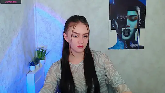 LanaTey online show from May 10, 2026, 8:03 pm