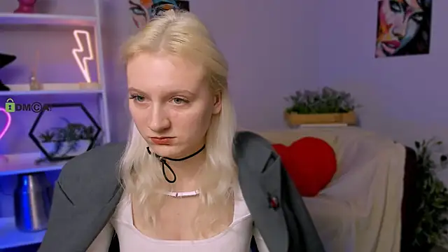 madam uliis online show from March 18, 2025, 9:20 am