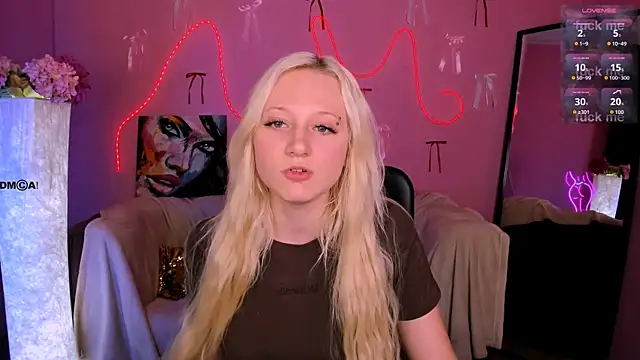 Snapshot of madam_uliis chatting on April 14, 2026, 9:48 am madam uliis online show from April 14, 2026, 9:48 am