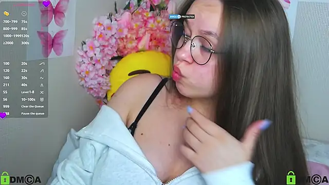 Lilysweet13 online show from October 6, 2025, 11:29 am