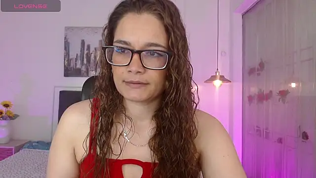 Snapshot of Rose_Thompson1 chatting on May 6, 2026, 1:49 pm Rose Thompson1 online show from May 6, 2026, 1:49 pm