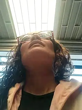 Snapshot of Rose_Thompson1 chatting on May 7, 2026, 1:05 pm Rose Thompson1 online show from May 7, 2026, 1:05 pm