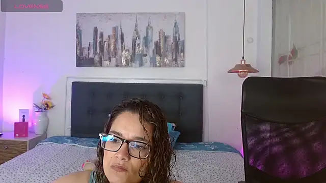 Snapshot of Rose_Thompson1 chatting on May 9, 2026, 1:27 pm Rose Thompson1 online show from May 9, 2026, 1:27 pm