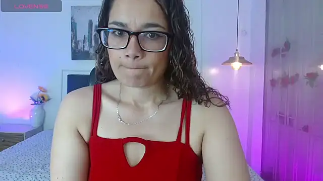 Snapshot of Rose_Thompson1 chatting on May 13, 2026, 1:30 pm Rose Thompson1 online show from May 13, 2026, 1:30 pm