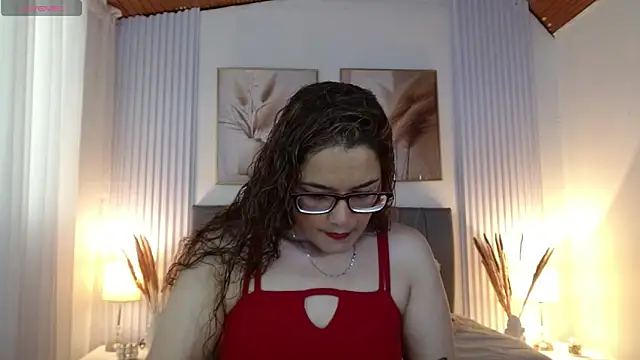Snapshot of Rose_Thompson1 chatting on May 19, 2026, 1:39 pm Rose Thompson1 online show from May 19, 2026, 1:39 pm