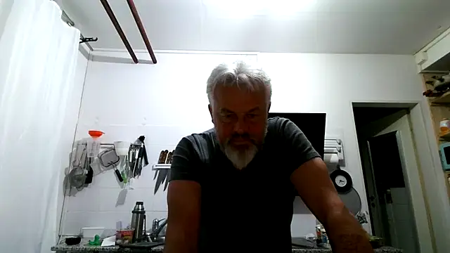 Snapshot of Berg_Boy chatting on March 26, 2026, 6:13 pm Berg Boy online show from March 26, 2026, 6:13 pm
