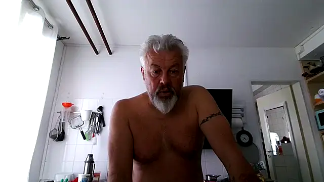 Snapshot of Berg_Boy chatting on March 27, 2026, 6:19 am Berg Boy online show from March 27, 2026, 6:19 am