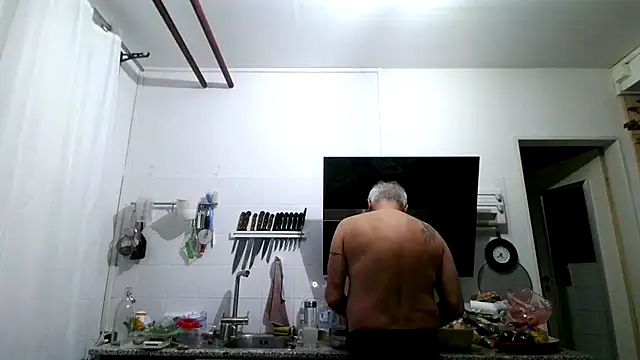 Snapshot of Berg_Boy chatting on April 9, 2026, 3:39 am Berg Boy online show from April 9, 2026, 3:39 am