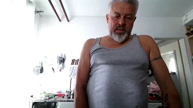 Snapshot of Berg_Boy chatting on April 9, 2026, 3:17 pm Berg Boy online show from April 9, 2026, 3:17 pm