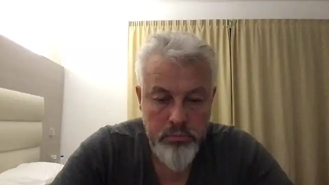 Snapshot of Berg_Boy chatting on April 14, 2026, 8:48 pm Berg Boy online show from April 14, 2026, 8:48 pm