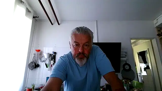 Snapshot of Berg_Boy chatting on May 24, 2026, 6:40 am Berg Boy online show from May 24, 2026, 6:40 am