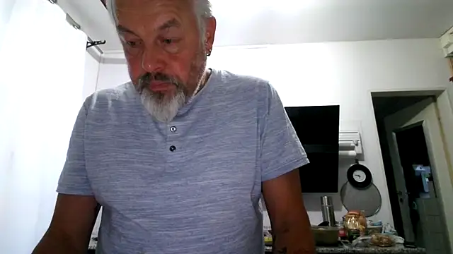Snapshot of Berg_Boy chatting on May 27, 2026, 3:47 am Berg Boy online show from May 27, 2026, 3:47 am