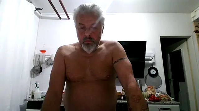 Snapshot of Berg_Boy chatting on May 29, 2026, 12:08 am Berg Boy online show from May 29, 2026, 12:08 am