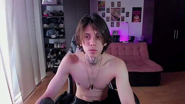 Snapshot of xIce_Boy chatting on April 18, 2026, 9:04 pm xIce Boy online show from April 18, 2026, 9:04 pm