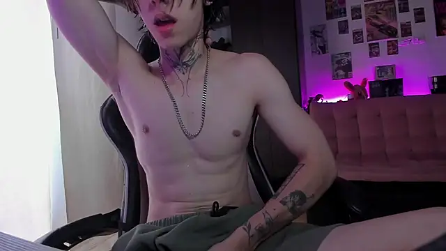 Snapshot of xIce_Boy chatting on May 7, 2026, 10:15 pm xIce Boy online show from May 7, 2026, 10:15 pm