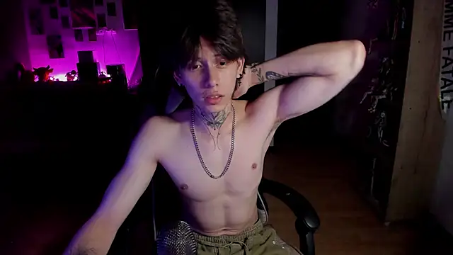 Snapshot of xIce_Boy chatting on June 1, 2026, 12:23 am xIce Boy online show from June 1, 2026, 12:23 am