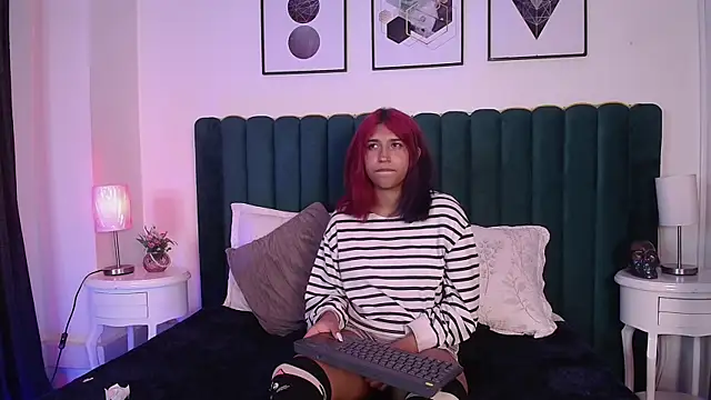 Karin Ks online show from March 21, 2025, 9:23 am