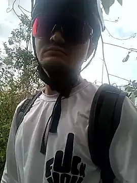 Snapshot of JuanMaty chatting on November 9, 2025, 4:38 pm JuanMaty online show from November 9, 2025, 4:38 pm