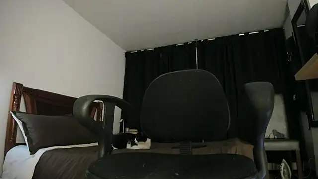 Hat girl online show from January 15, 2026, 4:06 am