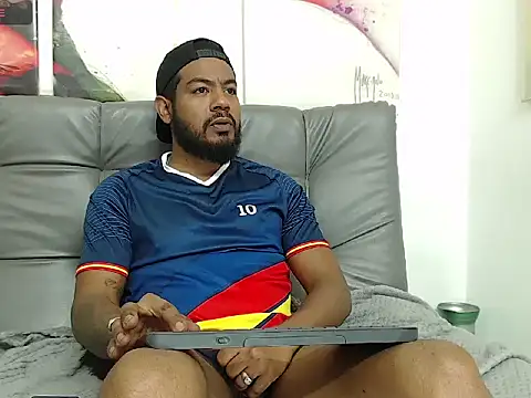 BladeFoxxx1 online show from November 11, 2025, 7:19 am