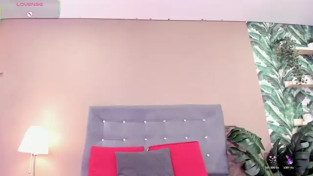 BetsyBennet  online show from April 24, 2026, 6:38 am